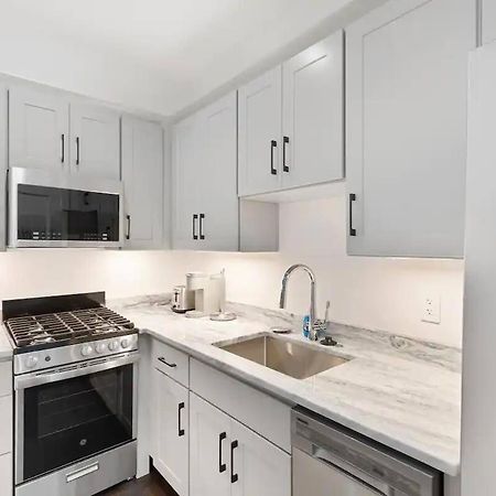 Room With Private Bathroom And Shared Kitchen London Exterior foto