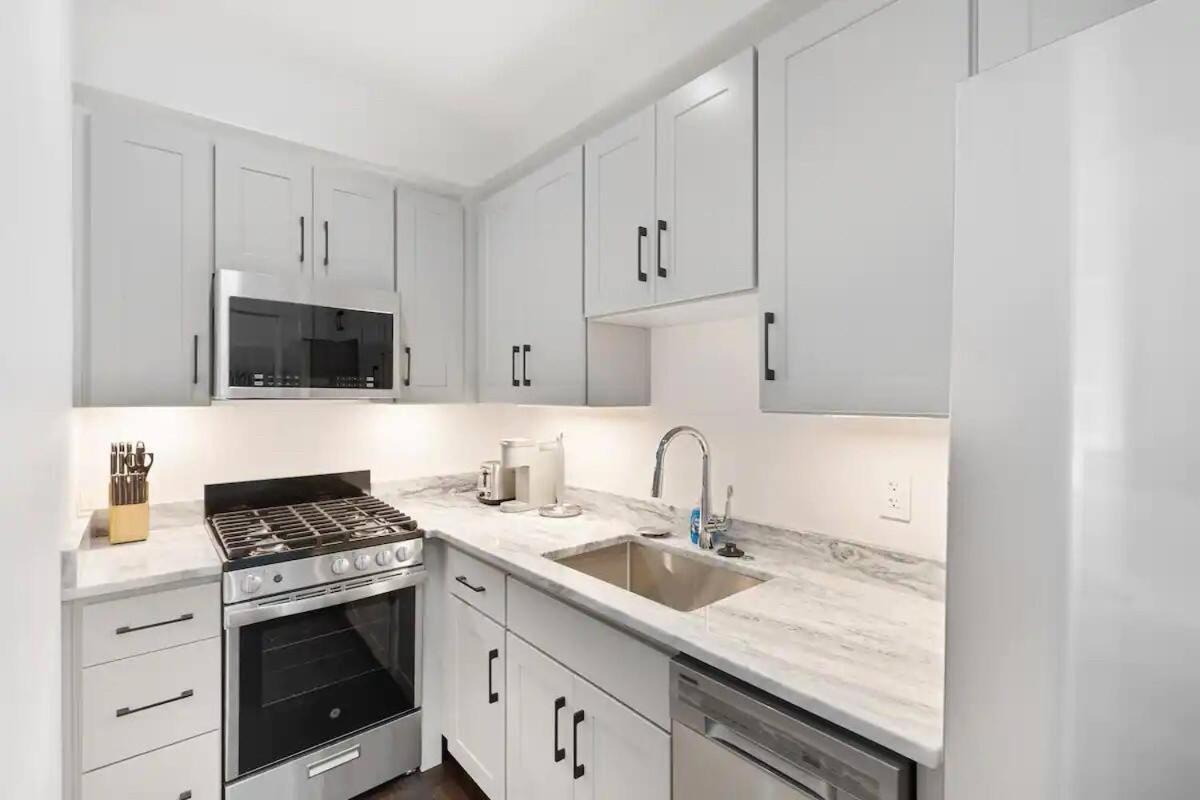 Room With Private Bathroom And Shared Kitchen London Exterior foto